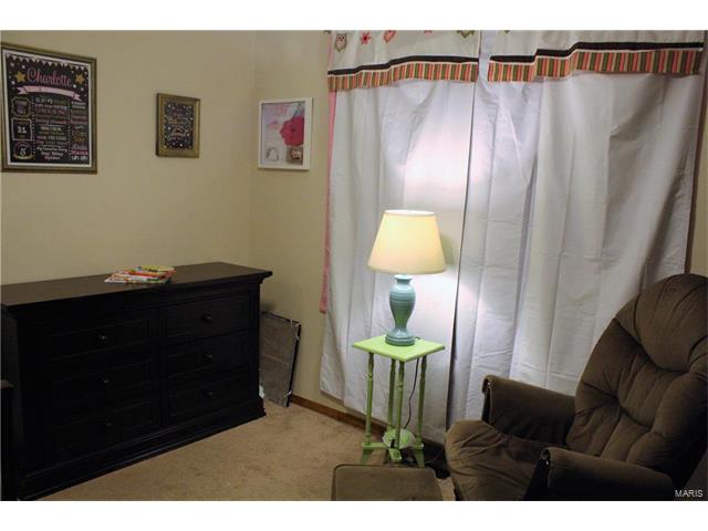910 Parma Dr, Ballwin, MO 63021 photo 13