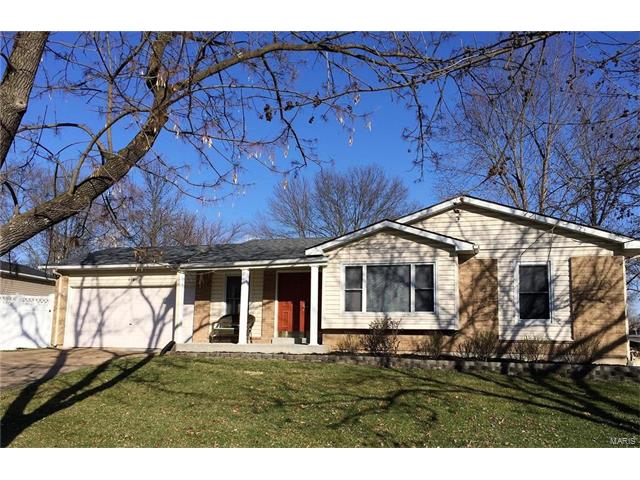 910 Parma Dr, Ballwin, MO 63021 photo 1