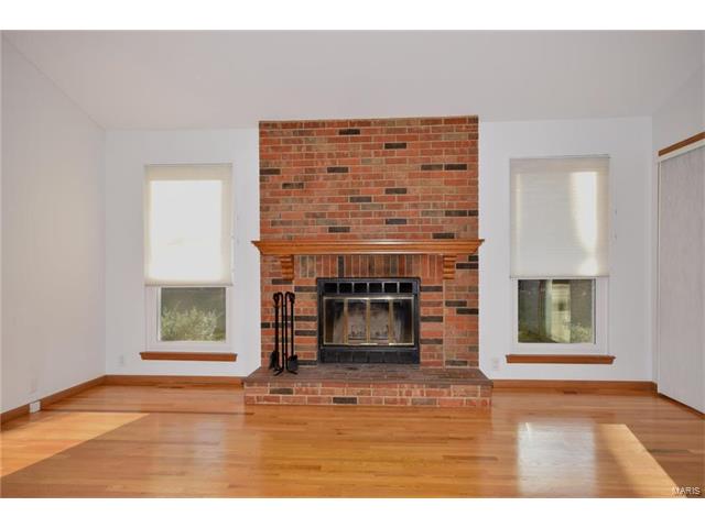 6 Kentbrooke Ct, Ballwin, MO 63021 photo 3