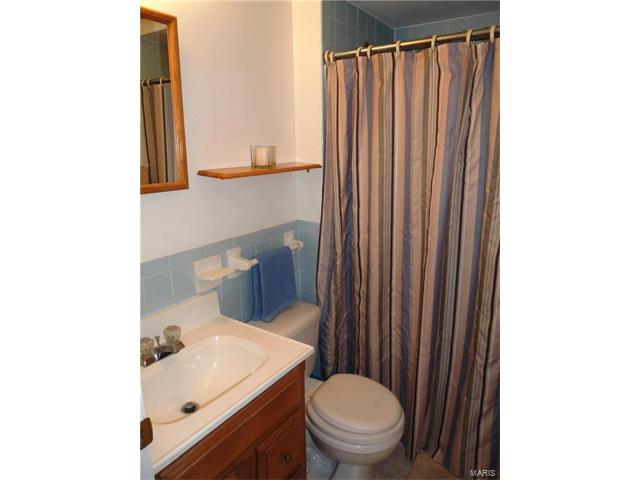 592 Golfwood Dr, Ballwin, MO 63021 photo 7