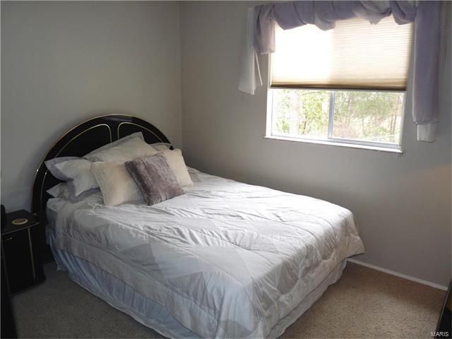 592 Golfwood Dr, Ballwin, MO 63021 photo 9