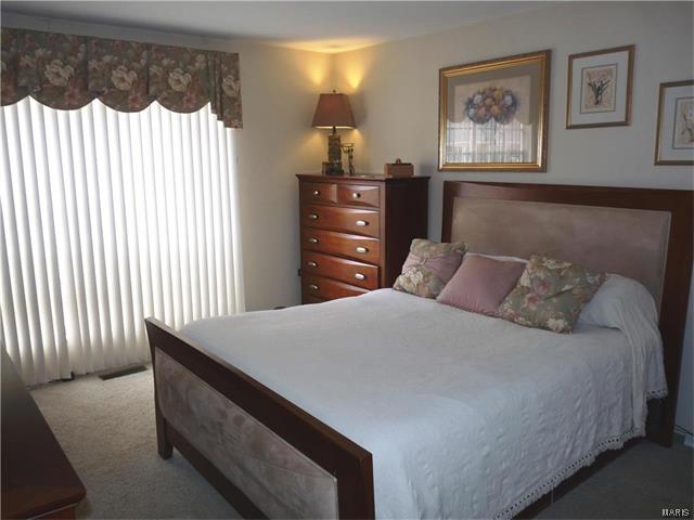 592 Golfwood Dr, Ballwin, MO 63021 photo 6