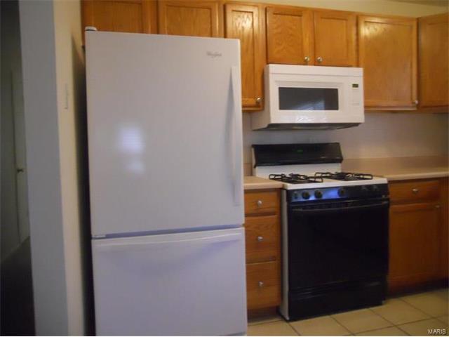 323 Brightsand Ct, Manchester, MO 63011 photo 2