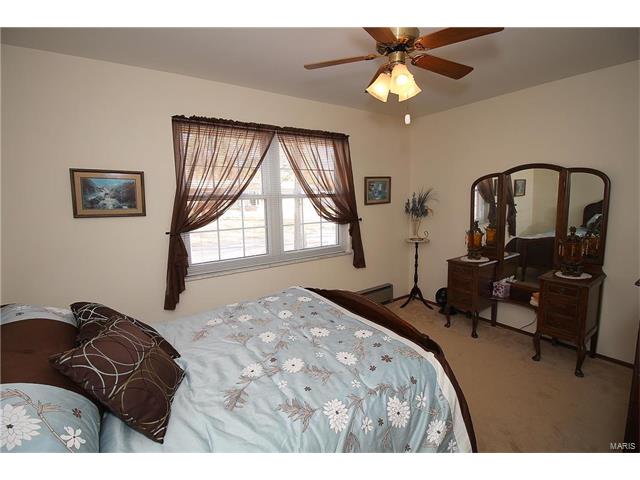 1211 Eagleshire Dr, Ballwin, MO 63021 photo 8