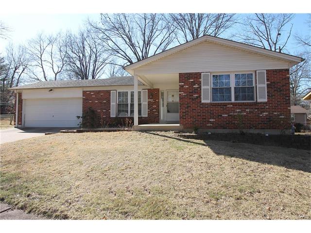 1211 Eagleshire Dr, Ballwin, MO 63021 photo 1