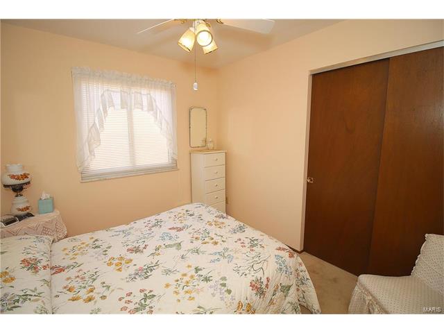1211 Eagleshire Dr, Ballwin, MO 63021 photo 10