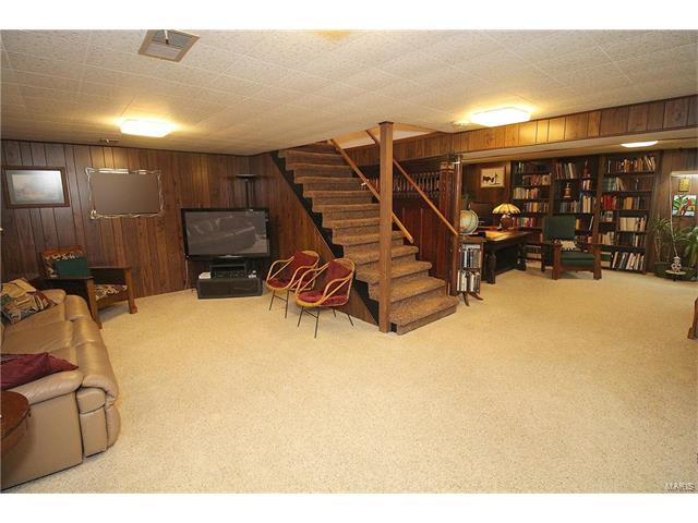 1211 Eagleshire Dr, Ballwin, MO 63021 photo 13