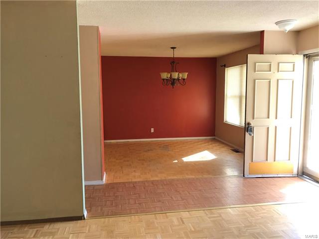 712 Wildview Ln, Ballwin, MO 63021 photo 3