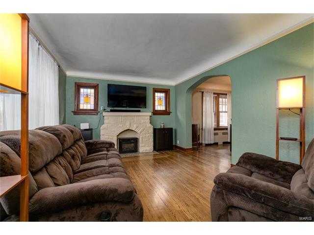5721 Gresham Ave, Saint Louis, MO 63109 photo 4