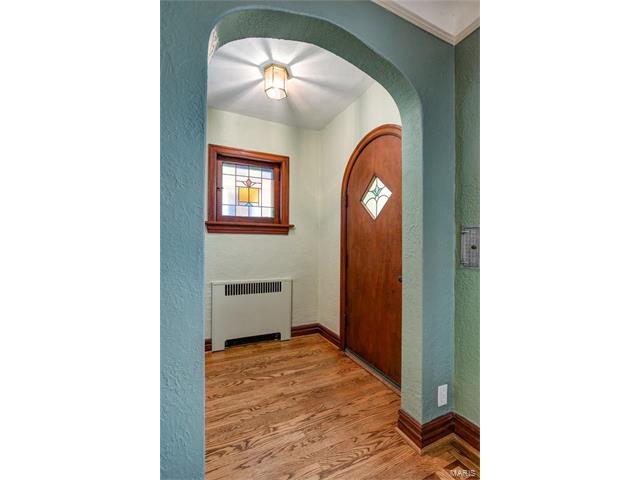 5721 Gresham Ave, Saint Louis, MO 63109 photo 3