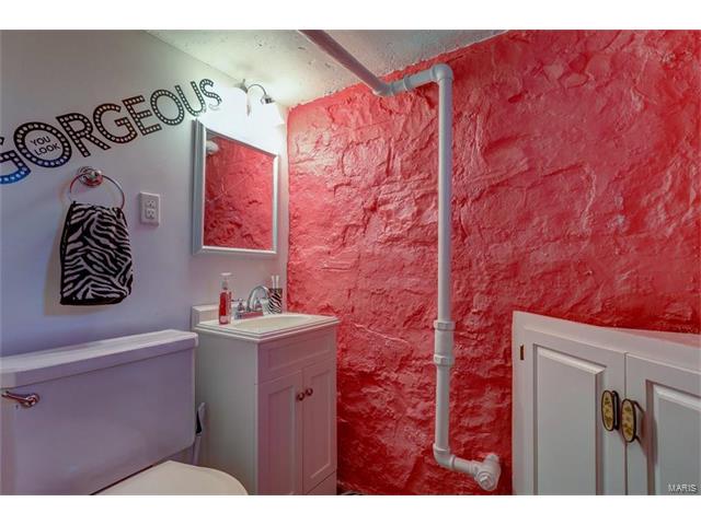 5721 Gresham Ave, Saint Louis, MO 63109 photo 21