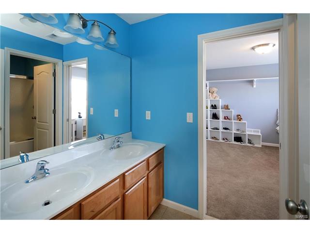932 Summit Oaks Dr, Eureka, MO 63025 photo 16
