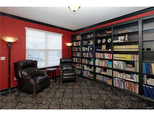 932 Summit Oaks Dr, Eureka, MO 63025 photo 2