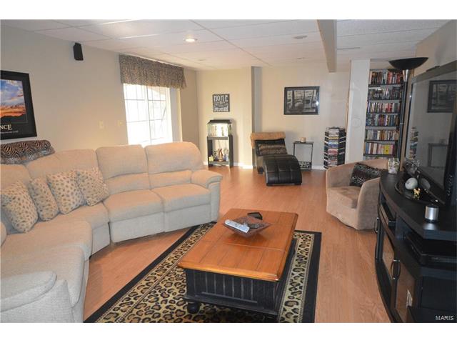 279 Jacob Ln, Ballwin, MO 63021 photo 10