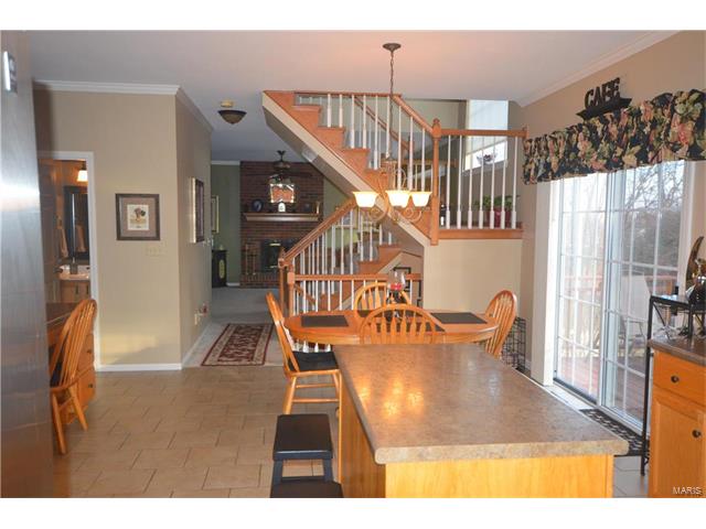 279 Jacob Ln, Ballwin, MO 63021 photo 4