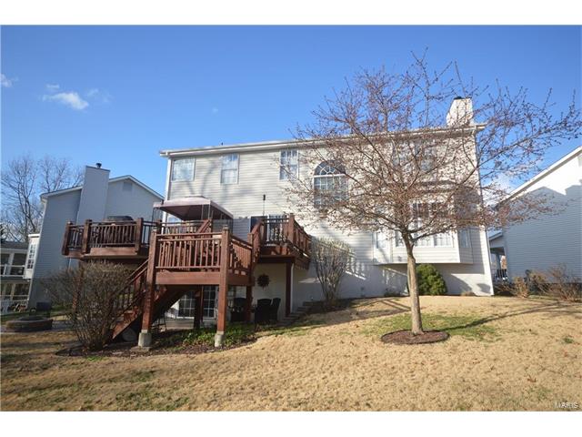 279 Jacob Ln, Ballwin, MO 63021 photo 2