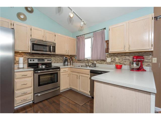 23 Jacqueline Cir, O'fallon, MO 63368 photo 8