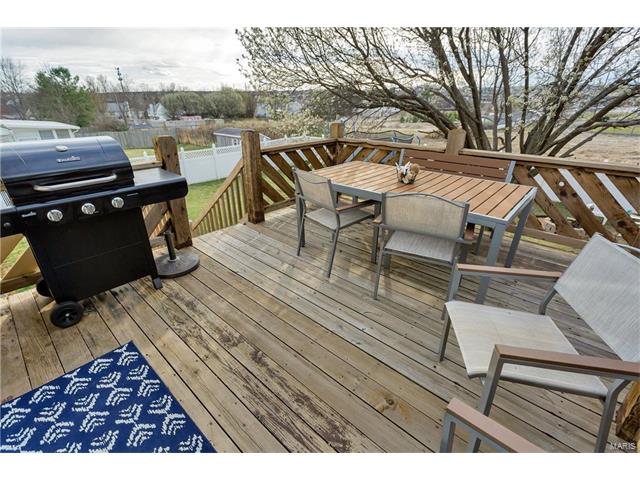 23 Jacqueline Cir, O'fallon, MO 63368 photo 3