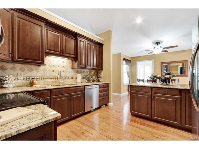 1315 Josh Dr, St Peters, MO 63366 photo 9