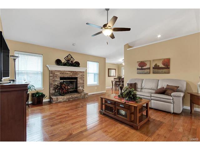 1315 Josh Dr, St Peters, MO 63366 photo 3