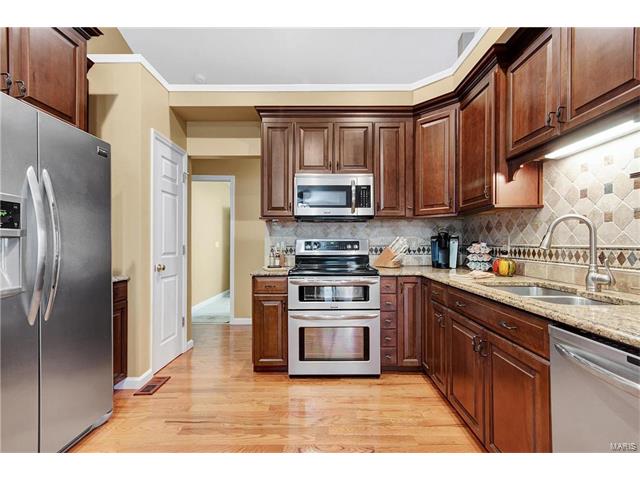 1315 Josh Dr, St Peters, MO 63366 photo 7