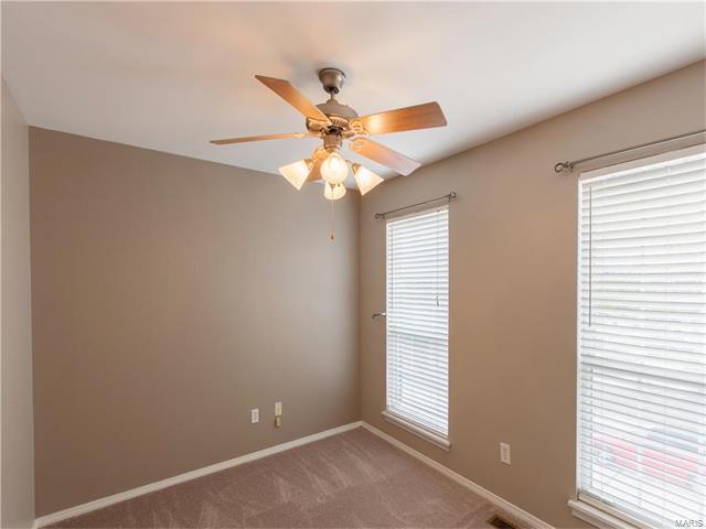305 Heritage Commons Cir, O'fallon, MO 63368 photo 10