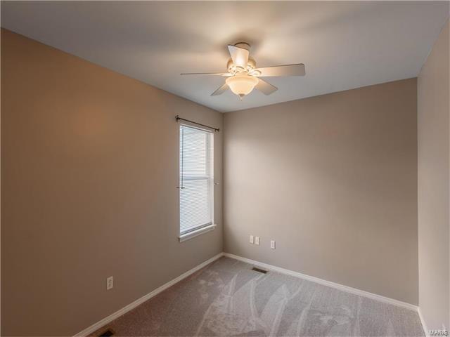 305 Heritage Commons Cir, O'fallon, MO 63368 photo 8