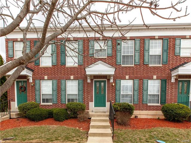 305 Heritage Commons Cir, O'fallon, MO 63368 photo 1