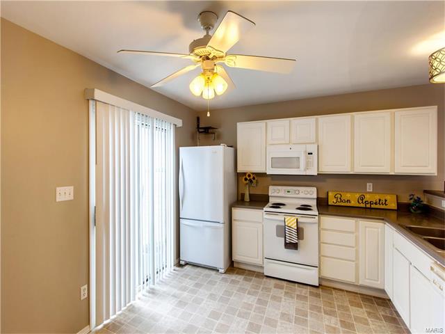305 Heritage Commons Cir, O'fallon, MO 63368 photo 5