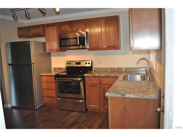 221 Highview Dr, Ballwin, MO 63011 photo 3