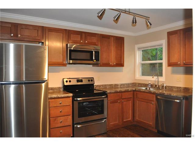 221 Highview Dr, Ballwin, MO 63011 photo 4