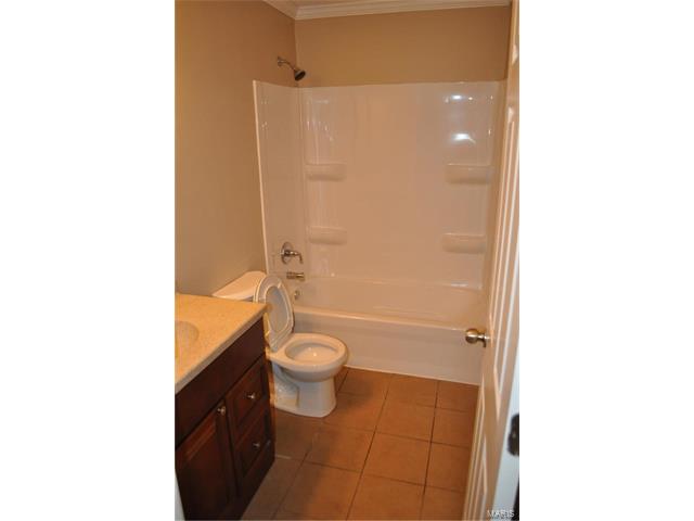 221 Highview Dr, Ballwin, MO 63011 photo 6