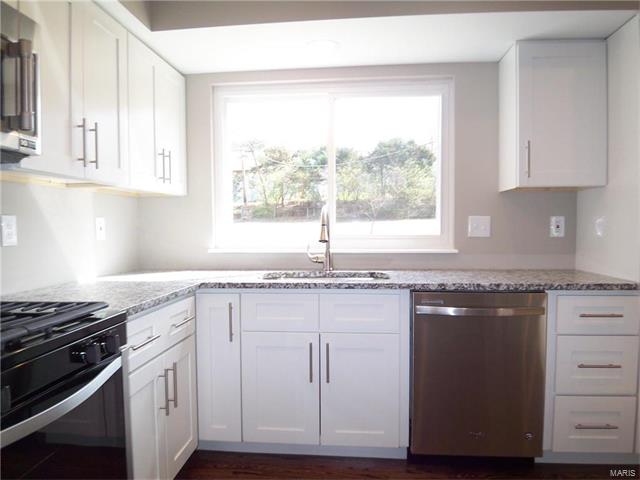 612 Burwick Ter, Ballwin, MO 63021 photo 13