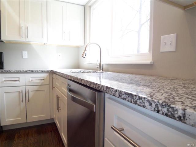 612 Burwick Ter, Ballwin, MO 63021 photo 12