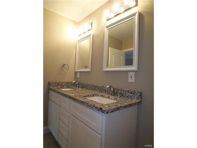 612 Burwick Ter, Ballwin, MO 63021 photo 21