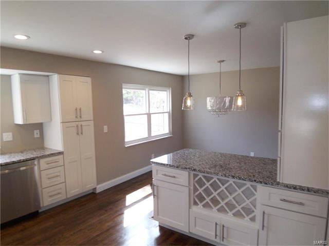 612 Burwick Ter, Ballwin, MO 63021 photo 9