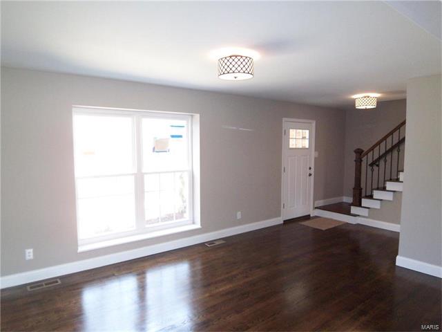612 Burwick Ter, Ballwin, MO 63021 photo 3