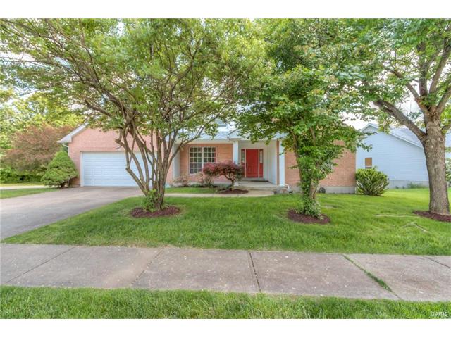 300 Arbor Glen Dr, Ballwin, MO 63021 photo 2