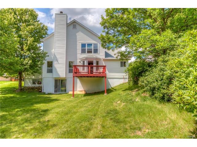 300 Arbor Glen Dr, Ballwin, MO 63021 photo 3