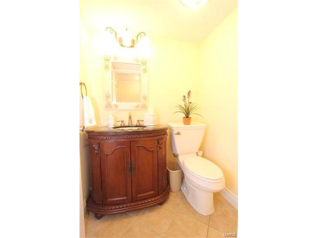 1578 Autumn Leaf Dr, Ballwin, MO 63021 photo 12