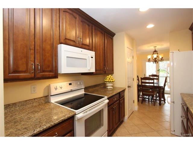 1578 Autumn Leaf Dr, Ballwin, MO 63021 photo 7
