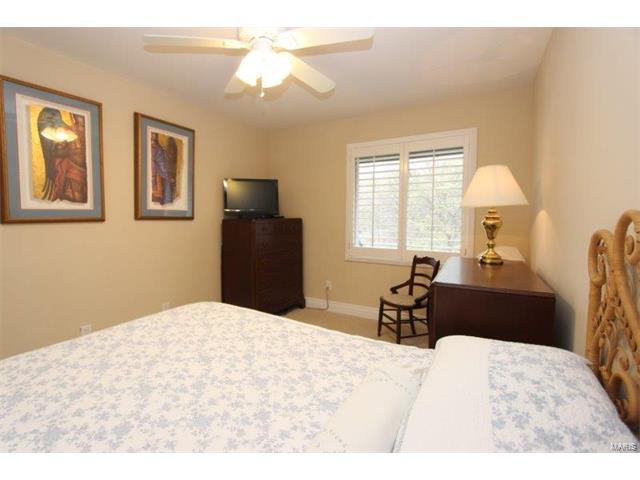 1578 Autumn Leaf Dr, Ballwin, MO 63021 photo 16