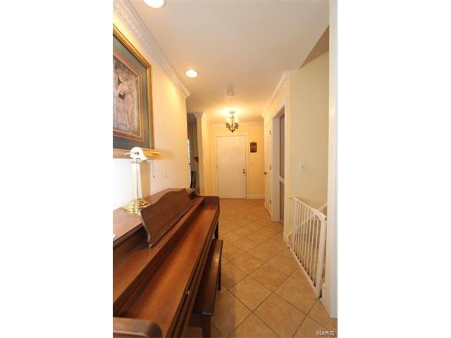 1578 Autumn Leaf Dr, Ballwin, MO 63021 photo 3