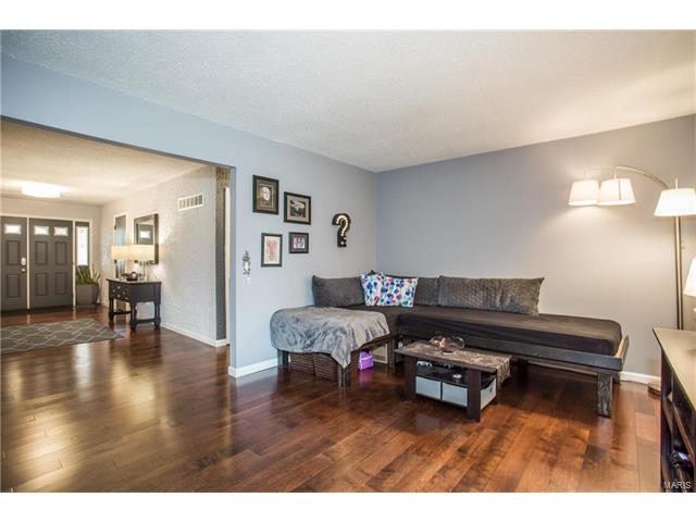 405 Lorene Dr, O'fallon, MO 63366 photo 10