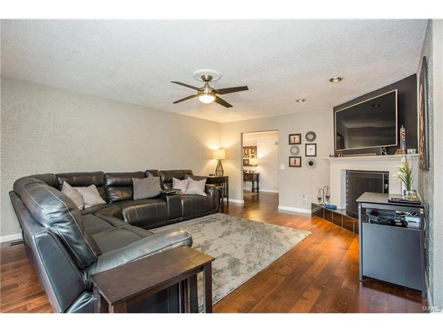405 Lorene Dr, O'fallon, MO 63366 photo 12