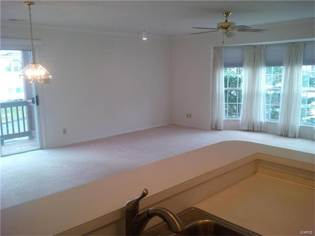 1642 Whispering Crk #A, Ballwin, MO 63021 photo 9