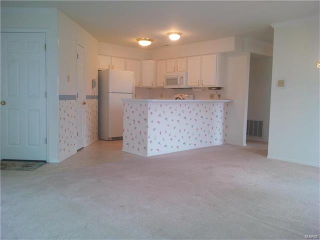 1642 Whispering Crk #A, Ballwin, MO 63021 photo 5