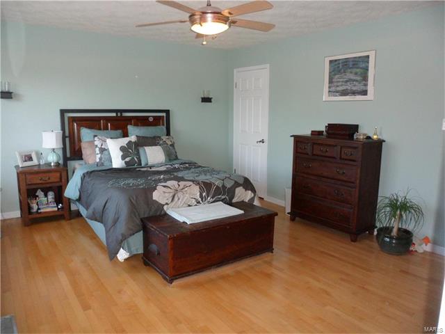 1364 Deerfield Estates Dr, O'fallon, MO 63366 photo 13