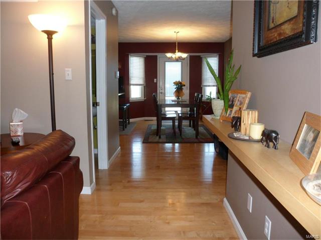 1364 Deerfield Estates Dr, O'fallon, MO 63366 photo 3
