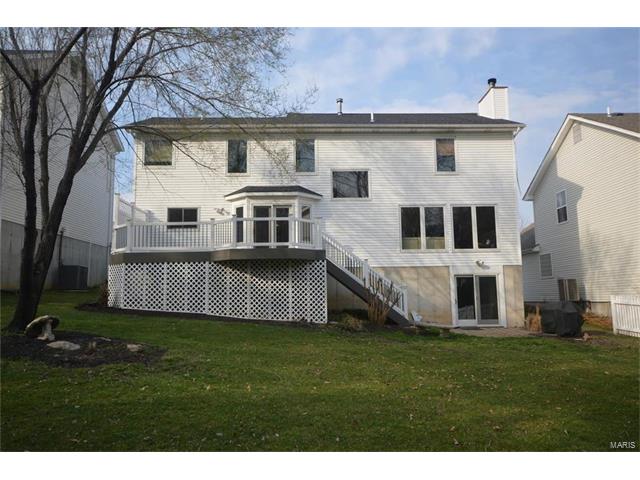 624 Canary Estates Dr, Ballwin, MO 63021 photo 2